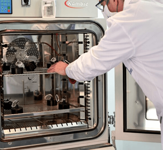 Técnico en laboratorio de temperatura y humedad